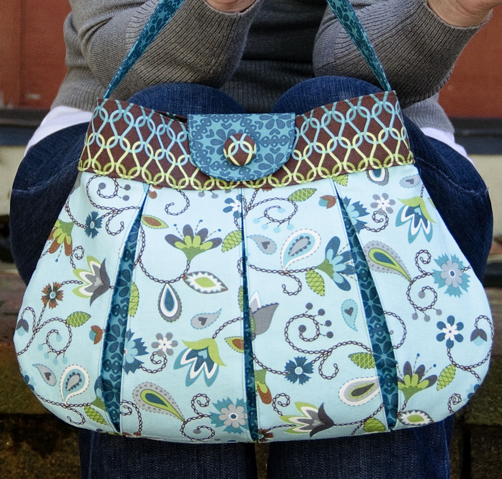 Meet Caitlyn the Handbag Betz White